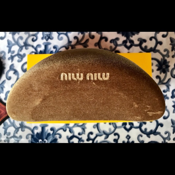 SOLD! N/A - Miu Miu VELVET Sunglass Clam CASE ~New - Picture 2 of 5